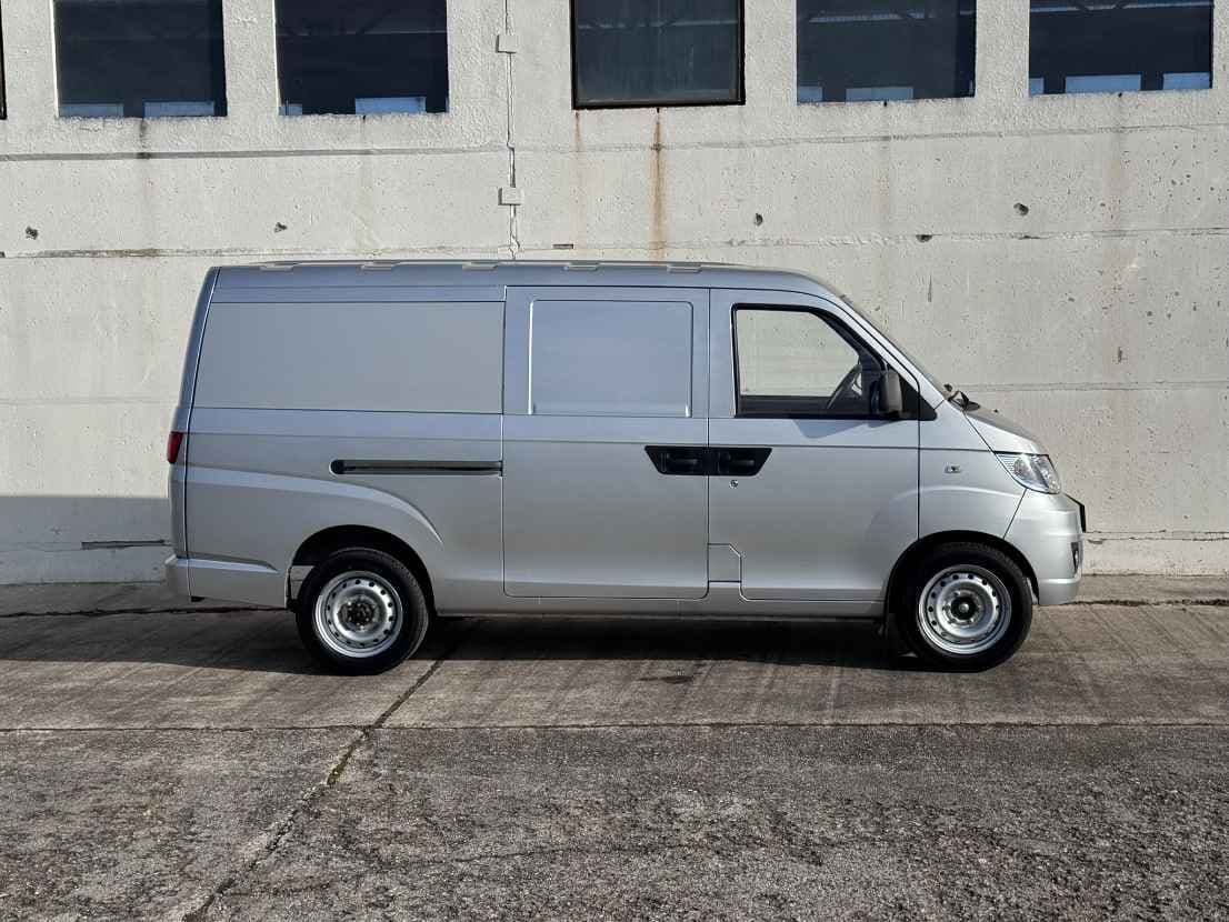 ARI 901 Gebrauchtwagen silber (2).jpg