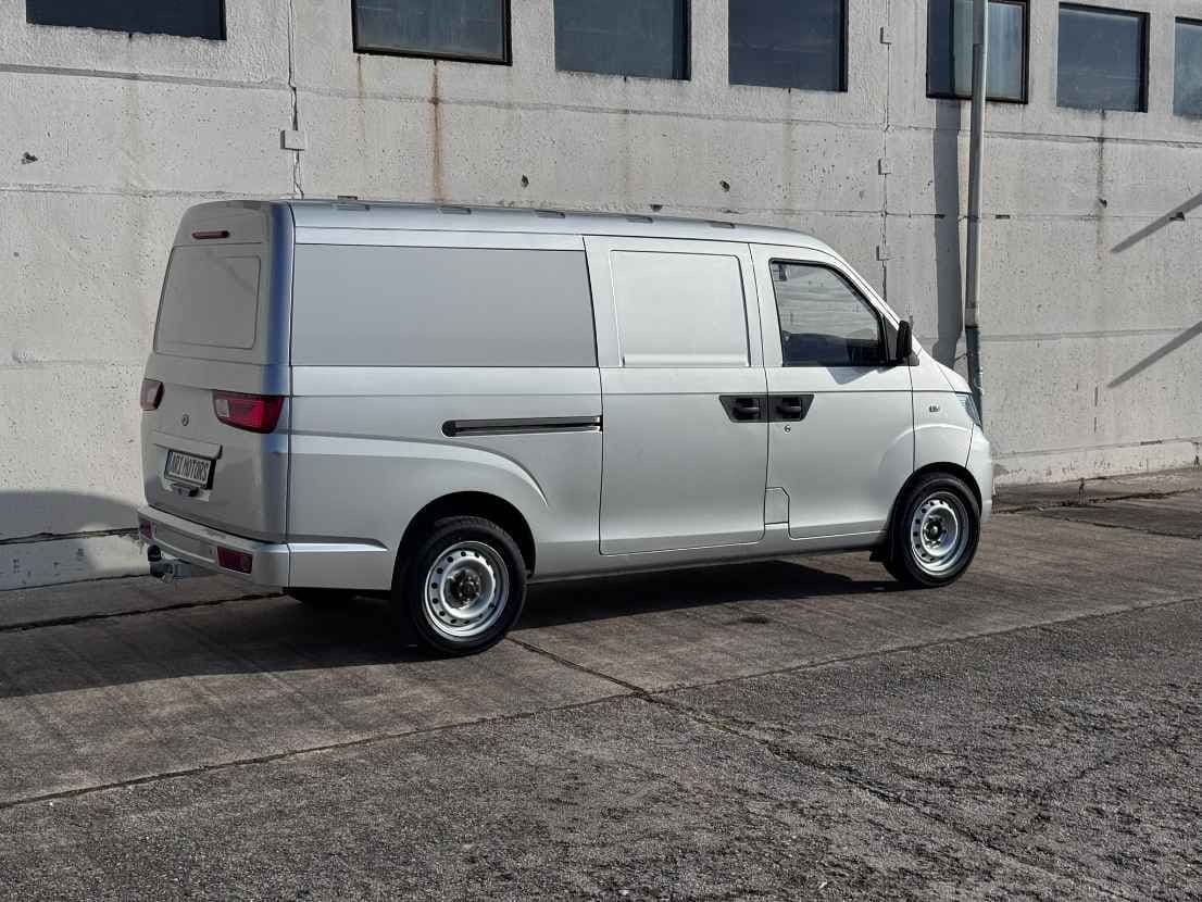 ARI 901 Gebrauchtwagen silber (3).jpg